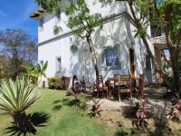 Spacious 1 Bedroom Condo, Amazing Location... Hotels in 