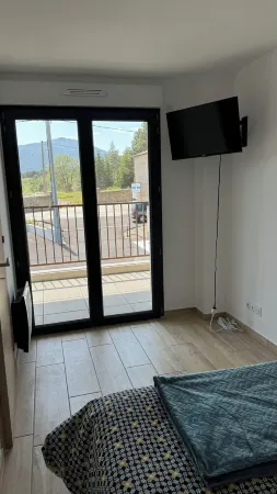 BRIGHT APARTMENT FORMIGUERES