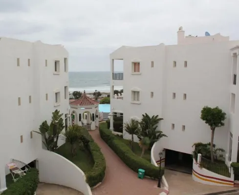 The beach condo : Beach House