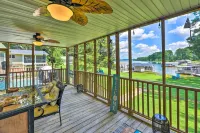 Beautiful Lakefront Retreat w/ Dock & Grill! - Haustierfreundliche