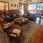 Cozy house on Lake Bambuí in Campos do Jordão