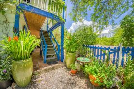Sea Breeze Guest House - Grand Turk
