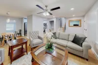 Cozy Split Level Pet Friendly Monthly Rental Home