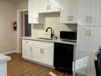 Private oasis near Reseda, Big Yard, Netflix/Prime, Close to Park and Mall Hotels in Reseda