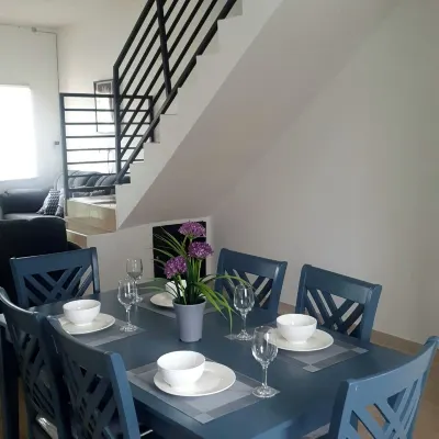 Entire (2 bedroom) townhouse in May Pen, Jamaica Hotels in 