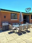 BayView Apartment come and relax on a rural property not far from the beach
