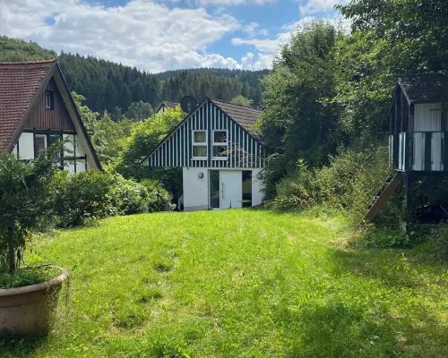 Cozy residential barn "Ewig" with garden & only 7 minutes walk to Lake Bigge 阿滕多恩住宿飯店