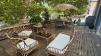 Apartment with large terrace Vaison la Romaine, hypercentre. Theater 5mn away