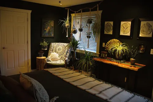 Quiet 3 bedroom home in a secluded neighborhood, minutes away from downtown LC.