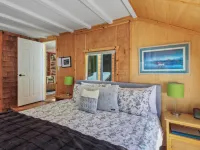 Spacious 4/5BR 4BA Tahoe Retreat w/ Hot Tub – Walk to Lake & Near Ski Resorts Hotels in Dollar Point
