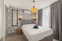 Experience your dream vacation at Villa Jazmyn - Luxury and relaxation in Curaçao! V Hotels in Sint Michiel