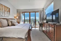 Luxury 2Br Park City Retreat with Mountain & Preserve Views & Saltwater Hot Tub