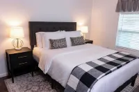 The Crimson Rose - newly renovated! 3 bed/2 bath, walking distance to OU campus