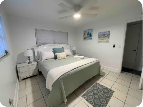 One bedroom apartment in welcoming Cape Coral Close to downtown and Beach.