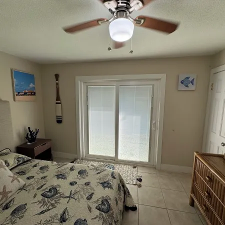 Tropical Oasis Anchor Located on the Bayside with Pool.
