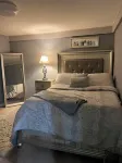 Elegant Escape: Cozy, Spacious, by Jfkweekly Hotels near Jamaica Bay Wildlife Refuge
