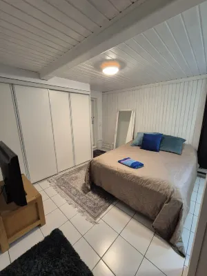 Villa Mosahiisi Charming Poolside Getaway Östersundomin koirametsä 주변 호텔