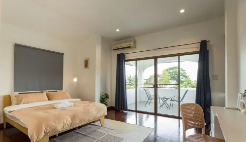 9 BR Huge Pool Villa near Central Festival. 15 Min to Old city and Nimman