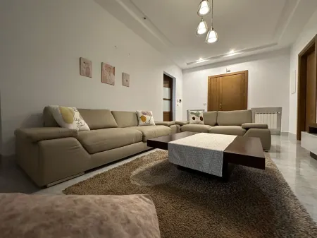 un Très Beau Studio Luxueux