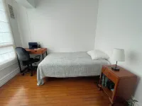 2-bedroom apartment with sea view. Great location and lot of natural light