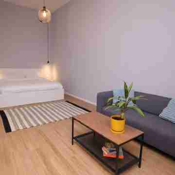 Stylish apartment in central TLV Rooms