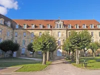 Charming apartment in the heart of the Cité Hotels in Langres