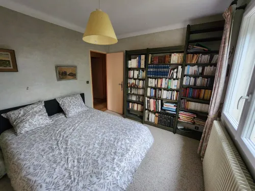 A 3 mn à Pied de L'étang de Berre, Grande Maison 4 ch. Jardin Clôturé de 1000m²