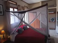 Mugagas cozy ome with a view. It is located 100m from the UN Base in Entebbe.l