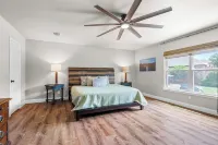 Charming home w/Backyard Oasis Near Denton Square