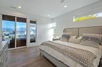 Utah Luxury Getaway ~ Swim Spa, Saunas, Fire Lounge & Gym Near Skiing & Airport Hotels in Riverton