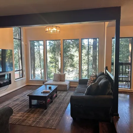 Family Getaway: Lakeside and Hiking Cabin