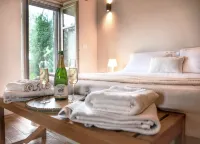 One bedroom "Tiglio"- With heated pool Hotels in Marsciano