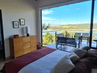 Casa Loma, Modern with a view of the Sisga Reservoir Hotels in Choconta