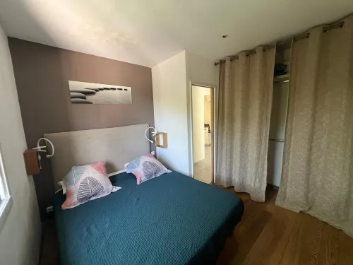 Ground floor, walking distance to the sea Hotel a Le Pradet