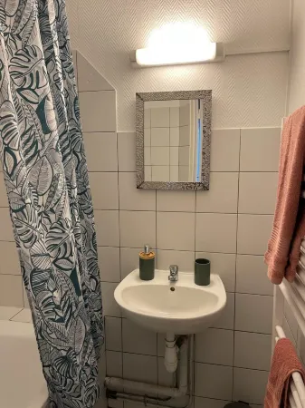 Appartement Lumineux 3 Pièces au Pied de la Gare RER du Bourget