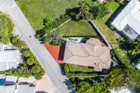 Luxury 3 Bedroom Private Home Walk to Beach Hotels in Juno Beach