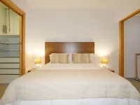 Comeback "THE SEA BLINDS YOUR EYES" Hotels in Motril