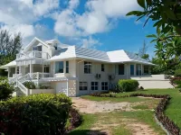Driftwood 4 Bedroom Home Hotels in Governor's Harbour