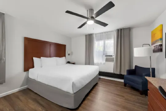 コンフォート イン ガスランプ コンベンション センター