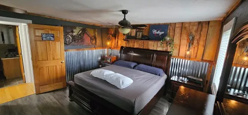 Spacious 5-bedroom house in terrific Sturgis 1 miles to main, fitness room, WiFi