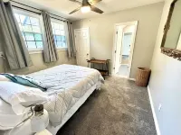 Burnside Boathouse – Cozy 5 Bedroom Lake Retreat Steps from Marina & Local Eats Hotels in Burnside