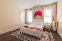 Boston 4BD-5 min walk to Train&Beach/10min-Airport-Free Parking