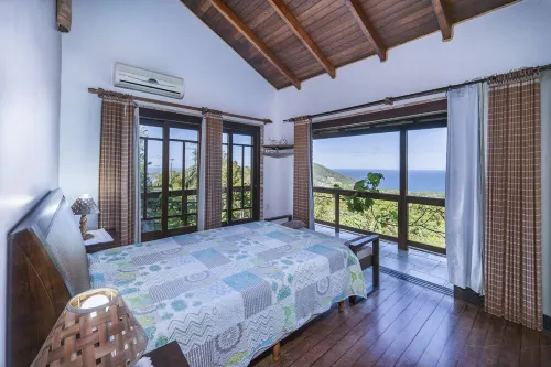 HOUSE WITH SWIMMING POOL 22000L SOLAR HEATING