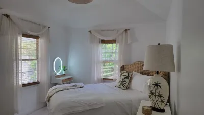 New! Rennovated 1-bedroom condo. Walk to beach & waterfront restaurants. Hotel in zona St. David's Lighthouse