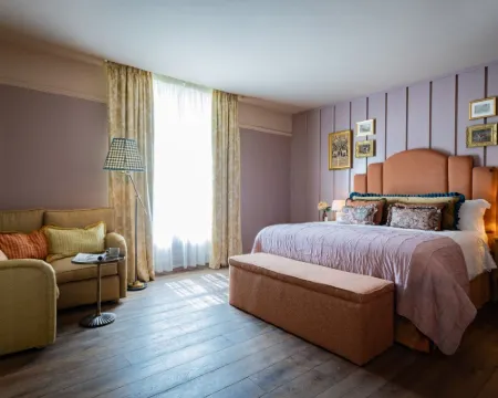 The Ragged Robin Hotels in Godalming