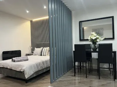 Massive Luxury Garden Studio/Gym Access (Studio T) Hotels near Chadwell Heath
