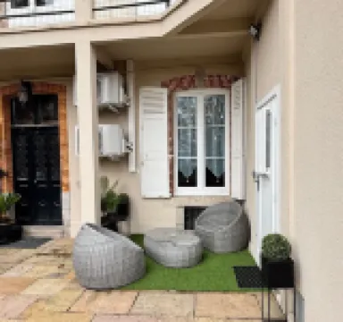 Apartment 1. Attractive apartment (t2 of 60m2) on air-conditioned ground floor with terrace.