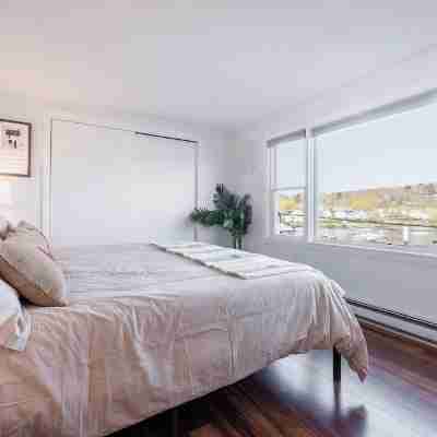 Harbor View Apartment, Boothbay Center, Walk to Shops, Restaurants, Footbridge Rooms
