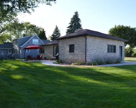 Prepared to be WOWEd by this 3 bedroom perfectly located house in Appleton. Hotels in Appleton