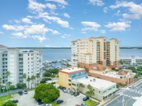 Spacious Downtown Cocoa Village Estate 1 with River Views! 코코아 호텔